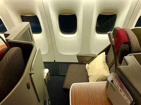 garuda boeing 777-300 business class